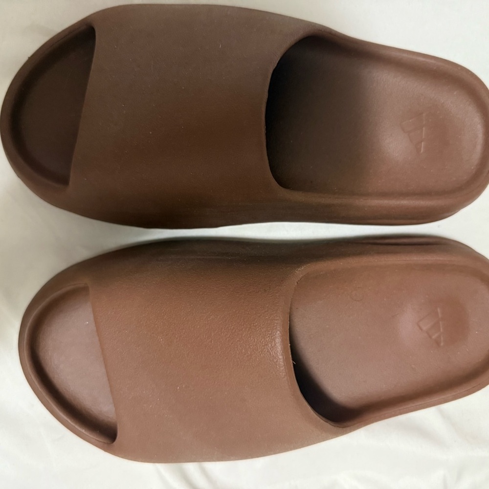 Yeezy Brown Women's Slippers